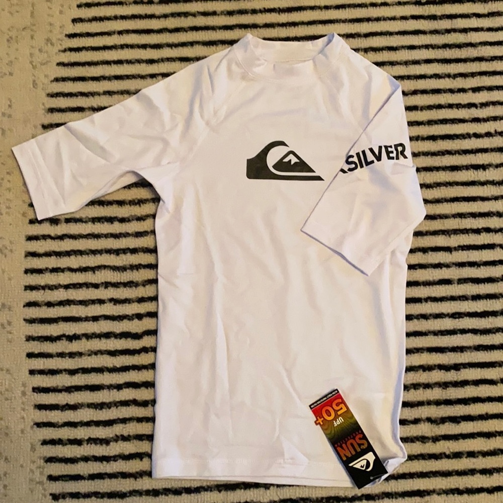 BNWT Quiksilver Boys long sleeve rashguard sun shirt UPF 50+ swim surf